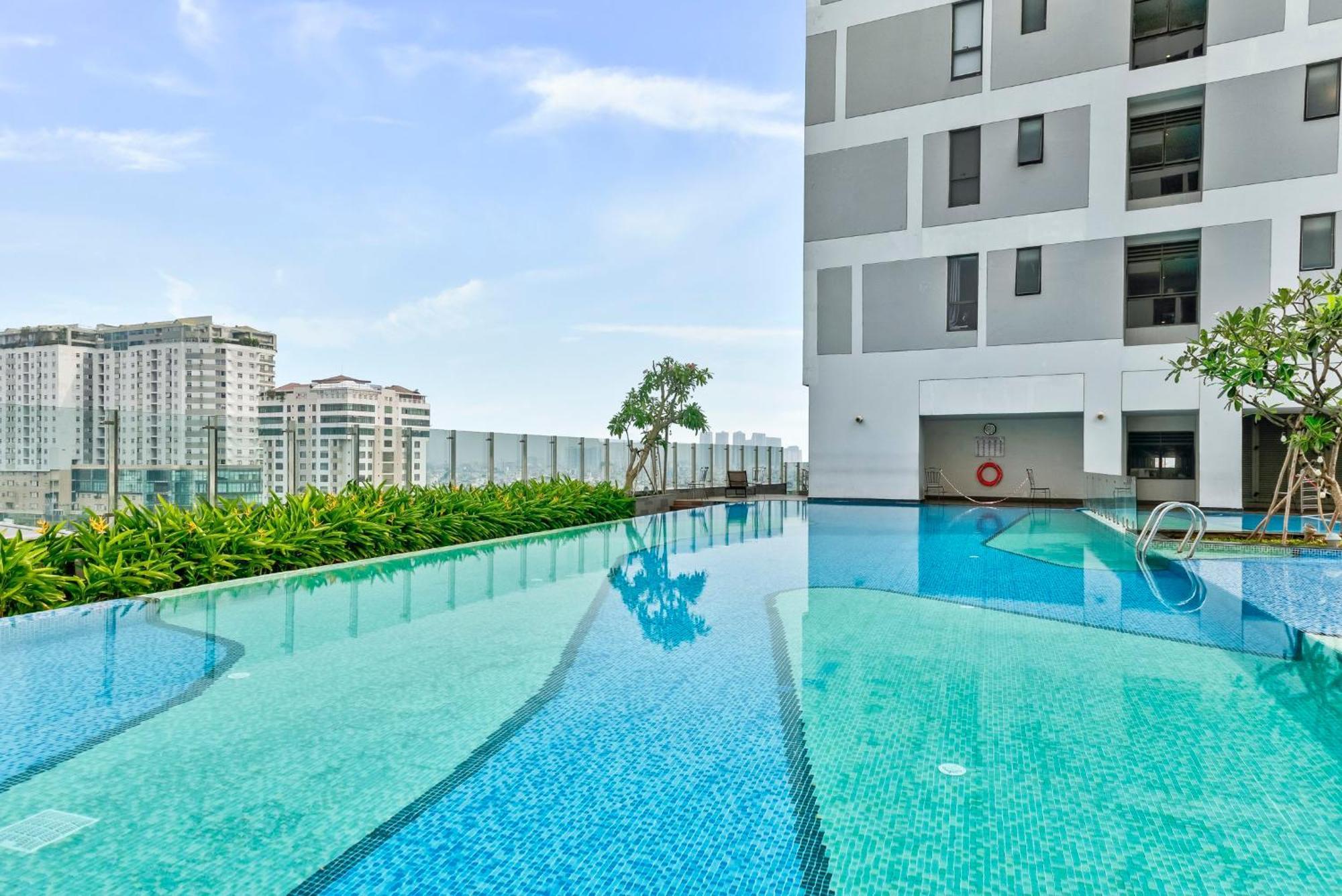 Saigon Authentic Apartments: Infinity Pool & Daily Perks Ho Chi Minh City Exterior photo