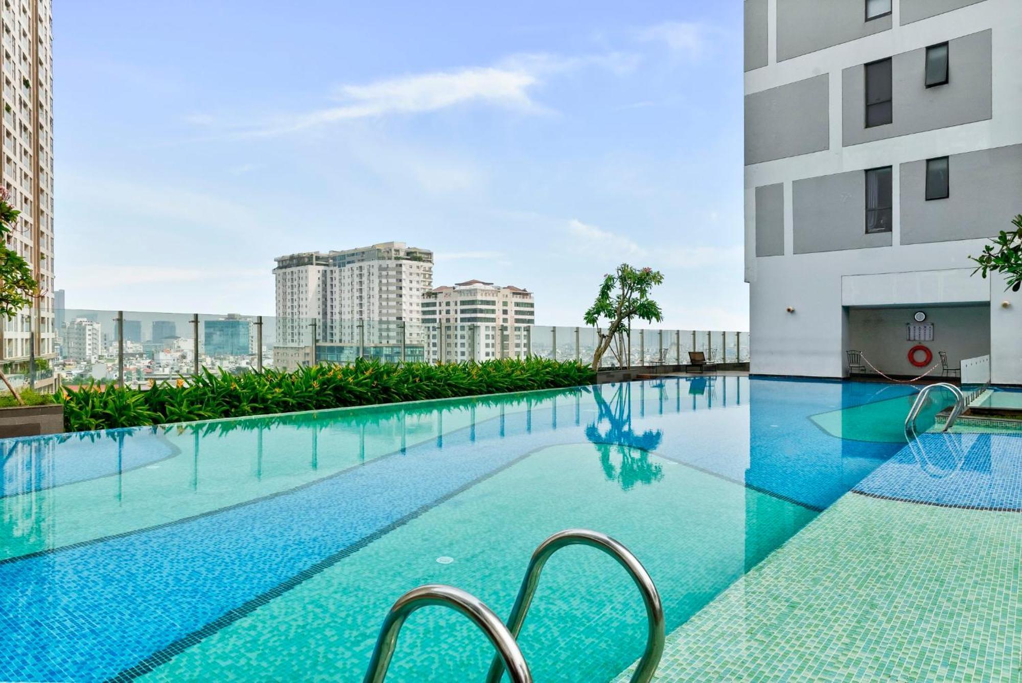 Saigon Authentic Apartments: Infinity Pool & Daily Perks Ho Chi Minh City Exterior photo